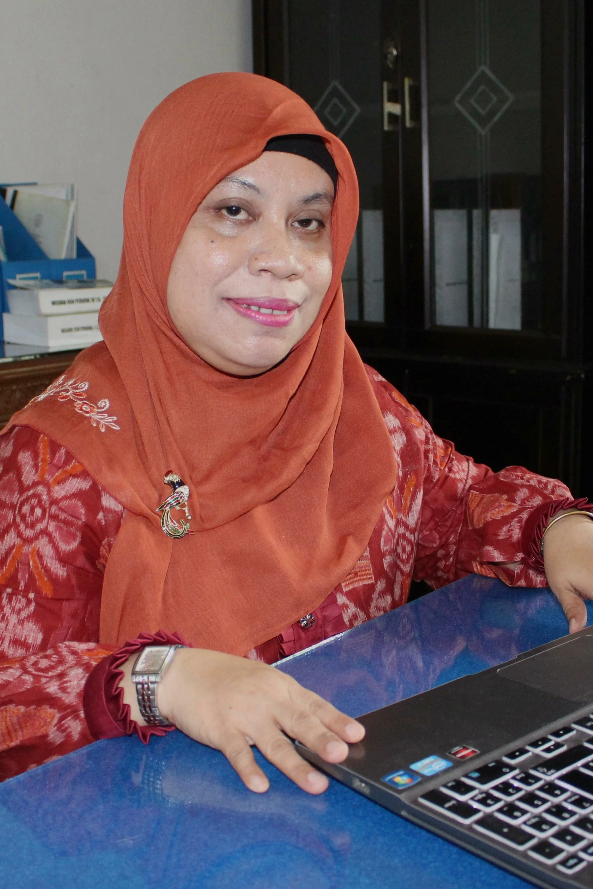 Dr. Erni Jumilawaty